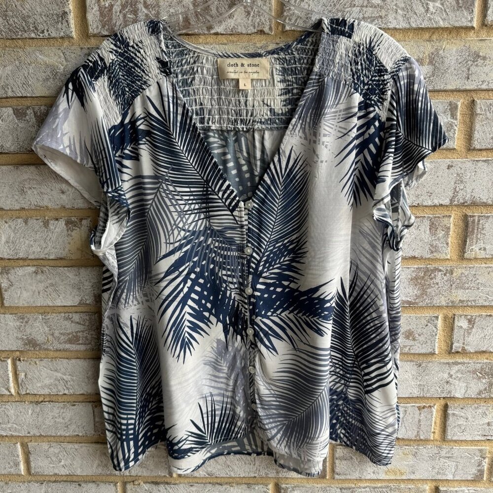Cloth & Stone Short Sleeve V-Neck Tropical Blouse Women's Size L.